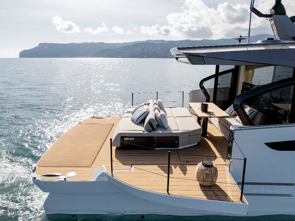 Azimut Yachts Seadeck Series 6