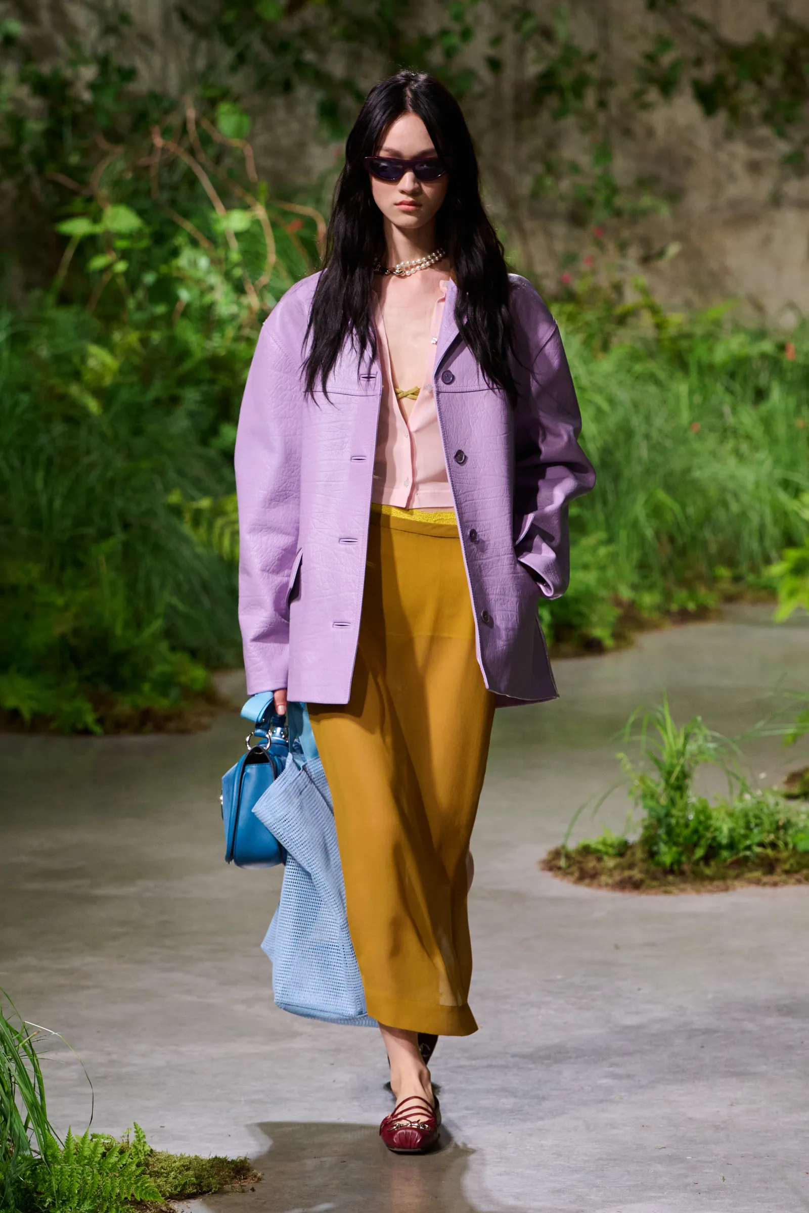 A look from the Gucci Cruise 2025 collection. WWD/GETTY IMAGES